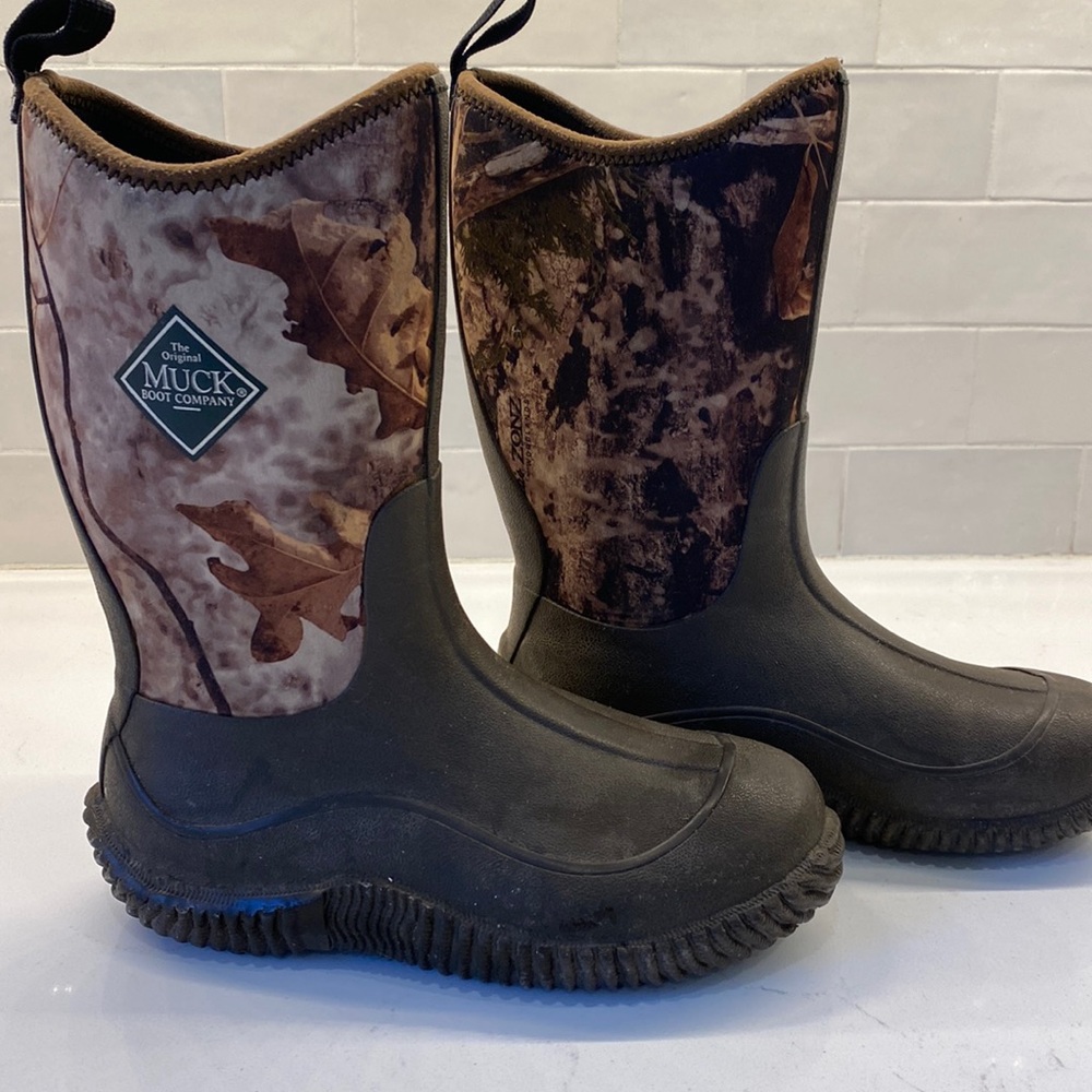 Kids Size 2 The Original Muck Boot